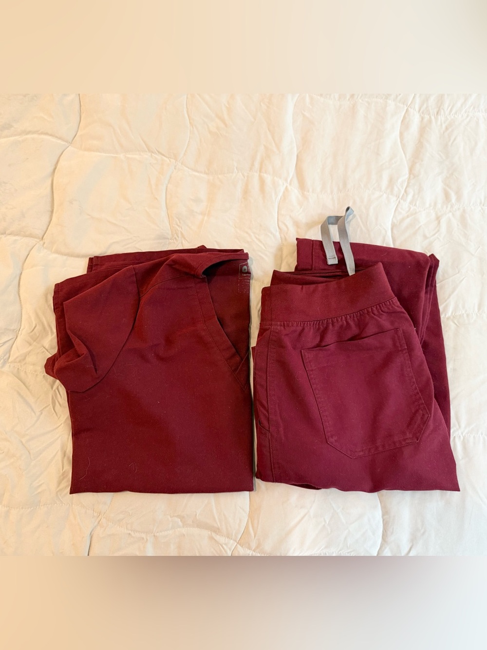 Figs Women Yola High rise slim scrub pants and Catarina top set, Burgundy